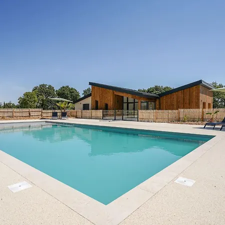Holiday home N°19, Piscine Commune, 2 Nesmy