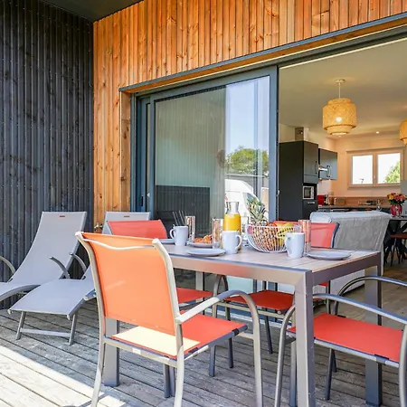 N°19, Piscine Commune, 2 * Nesmy