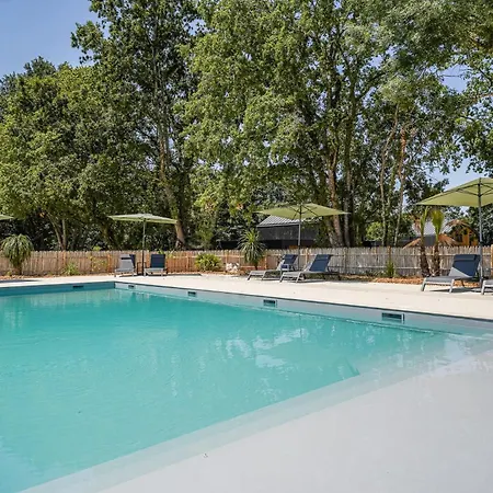 Holiday home N°19, Piscine Commune, 2