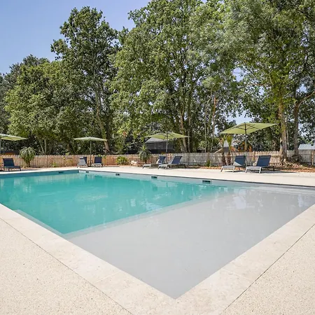 N°19, Piscine Commune, 2 Holiday home